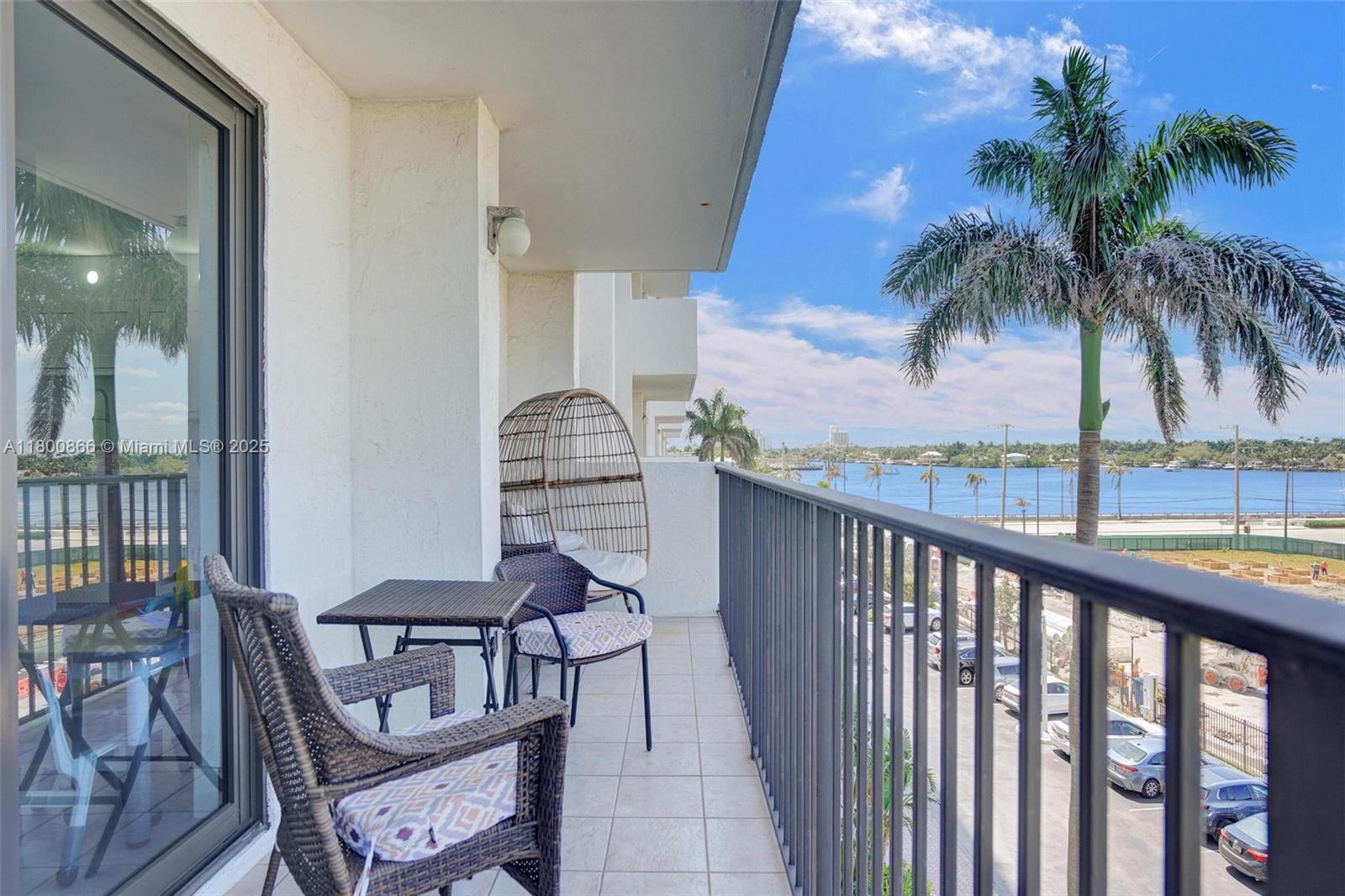 SUMMIT CONDO - Residential