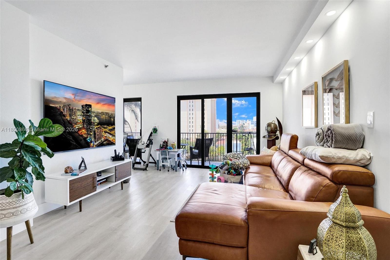 1201 S Ocean Dr 404N