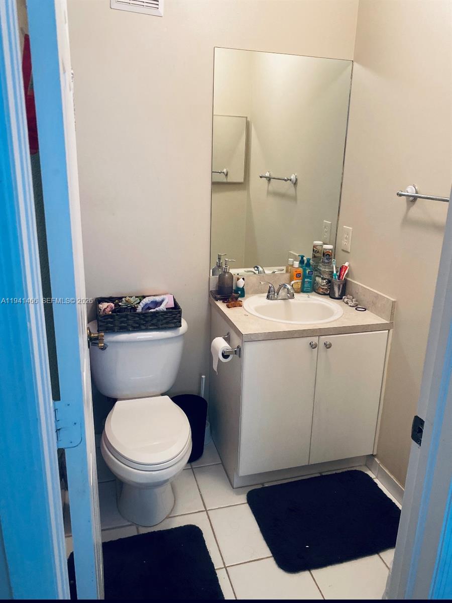 TOWNGATE CONDO TEN - Residential