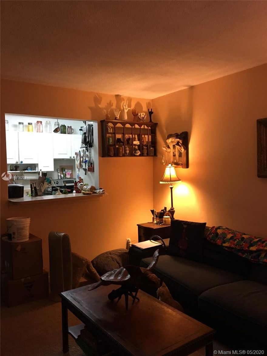 Very cute 1 bedroom 1 bathroom condo  in the heart of Hollywood. Freshly painted, bathroom remodeled in 2015, and a spacious closet. Nice screened in porch with pet screen. Low maintenance, laundry on site, reserve fund, pets allowed with restrictions, all ages welcomed, non smoker and no leasing. This is a great building in a  great location. You will not be disappointed.