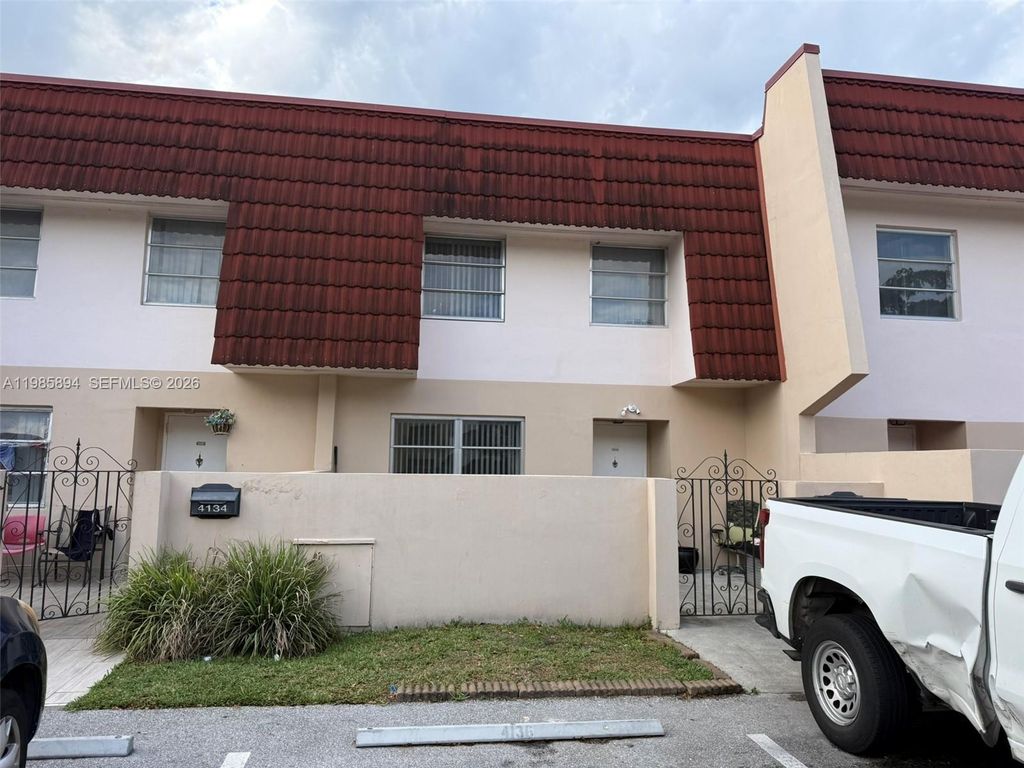 Photo of 4136 Inverrary Dr #15C, Lauderhill, FL 33319 (MLS # A11985894)