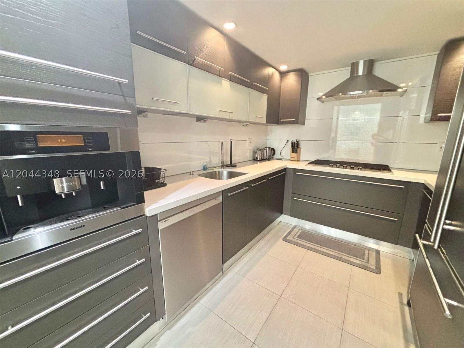 2030 S Ocean Dr 423