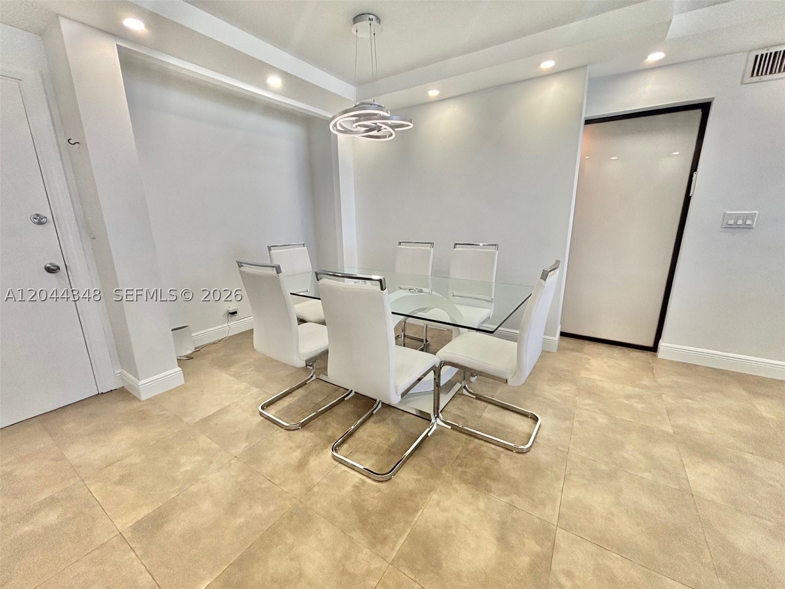 2030 S Ocean Dr 423