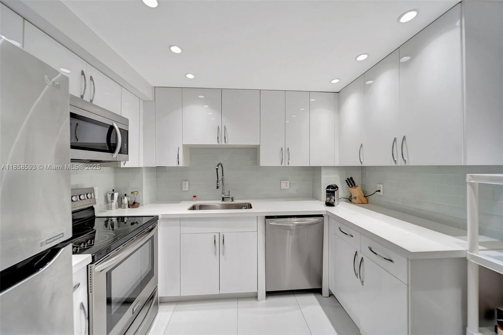 Photo of 1950 S Ocean Dr #7G, Hallandale Beach, FL 33009 (MLS # A11858593)