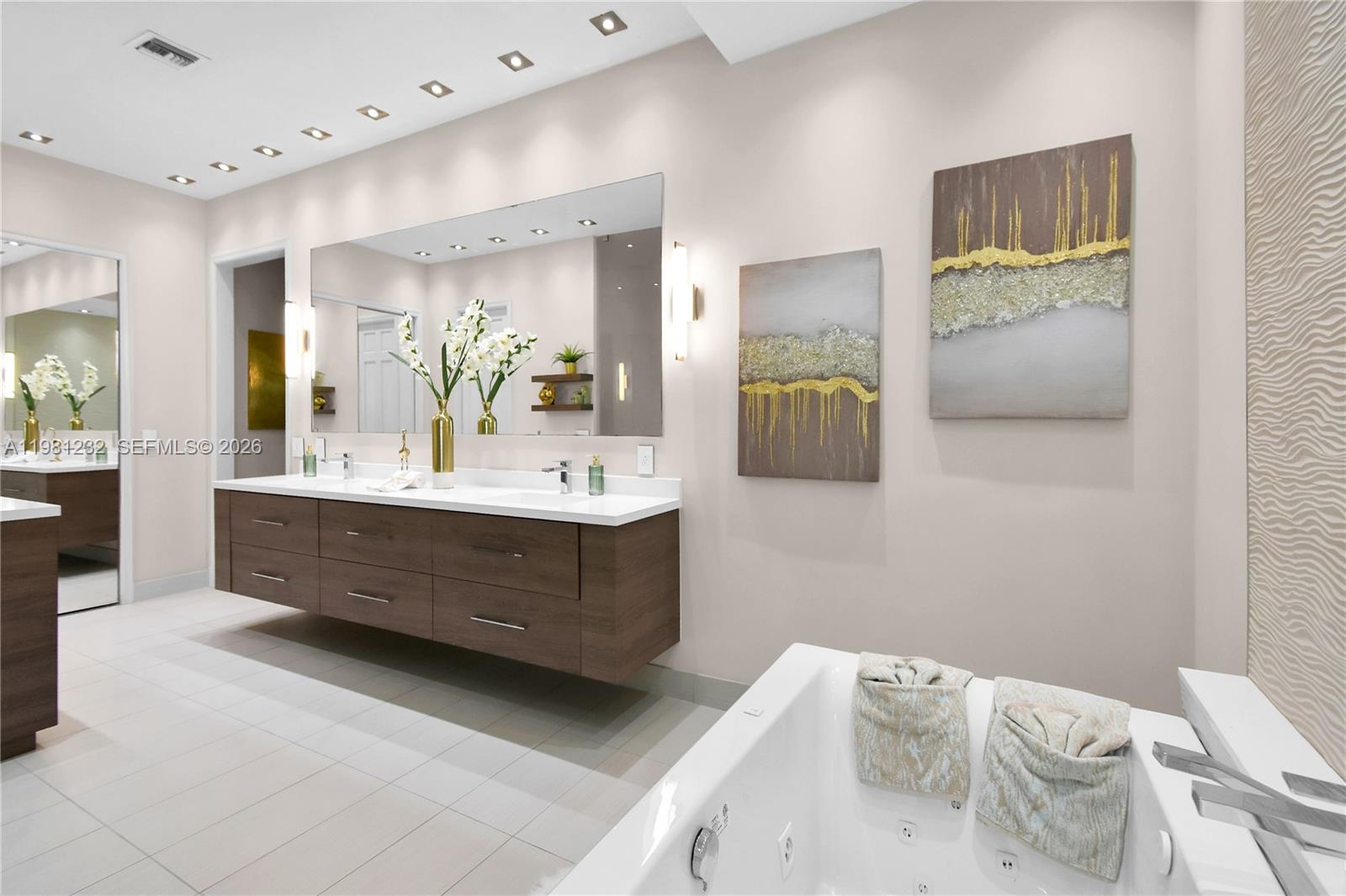 WINDMILL RANCHES ESTATES - Residential