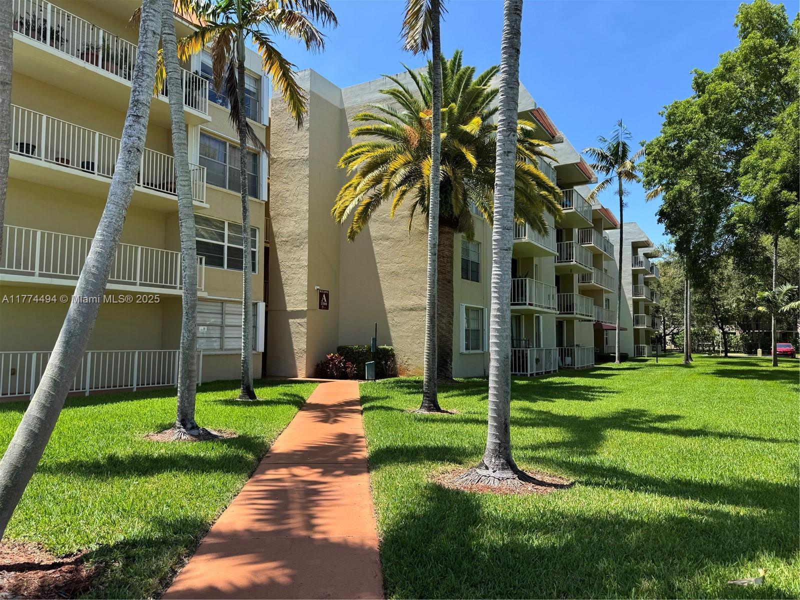 VILLAGE AT THE FALLS COND - Residential
