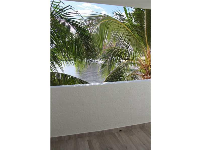 Recently renovated to perfection! Gorgeous Intracoastal views from every room!.Turn key apartment with brand new furniture and utensils!.Can be rented for a minimum of 4 months. Washer and dryer inside the unit. Assigned parking space. Resort style amenit ies. Beautiful pool, business center, exercise room, children's playroom, party room and barbeque area. Excellent location, walking distance to restaurants & shops.