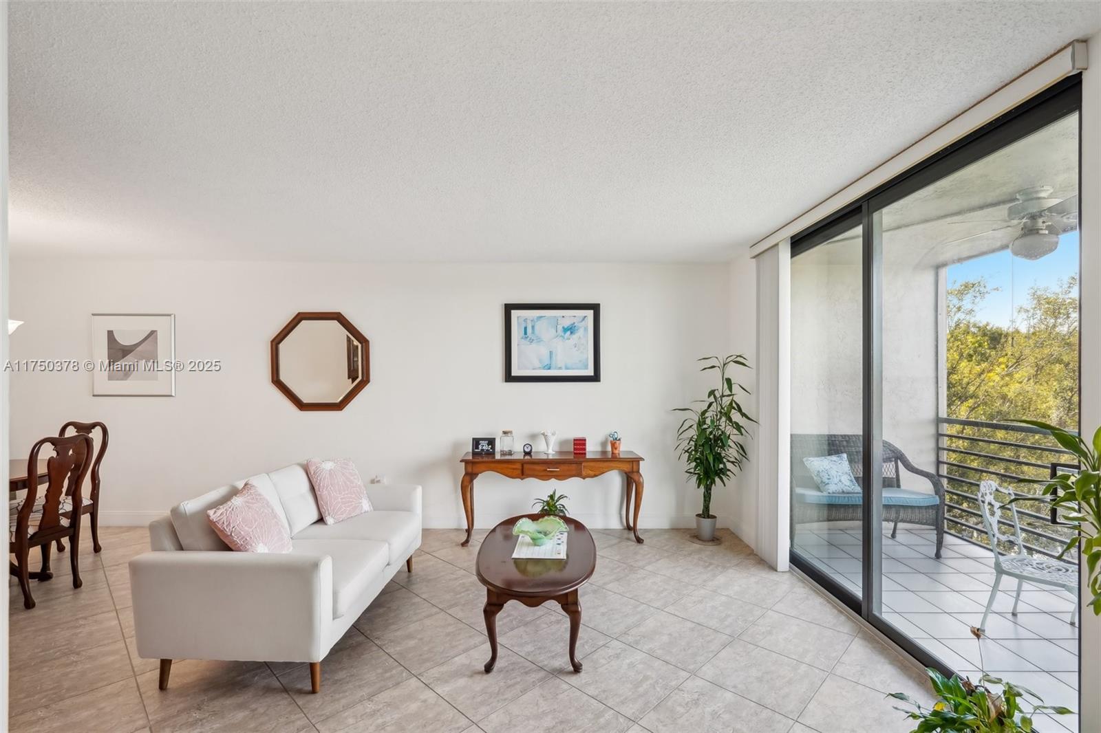 900 Colony Point Cir 408, Pembroke Pines, Miami-Dade County, Florida - 2 Bedrooms  
2 Bathrooms - 