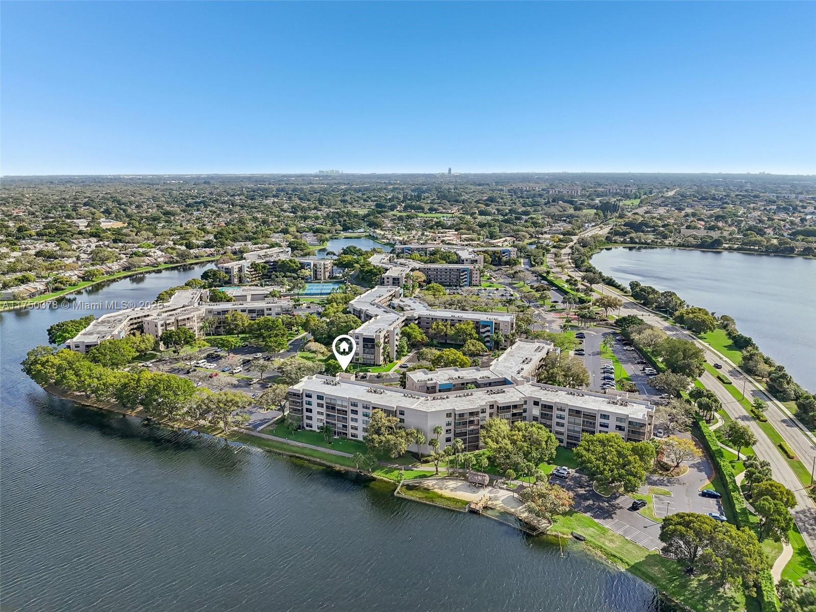 Property for Sale at 900 Colony Point Cir 408, Pembroke Pines, Miami-Dade County, Florida - Bedrooms: 2 
Bathrooms: 2  - $163,000
