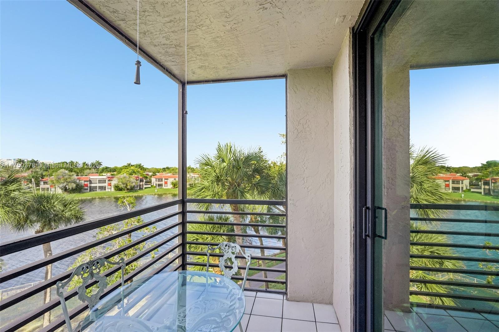 Property for Sale at 900 Colony Point Cir 408, Pembroke Pines, Miami-Dade County, Florida - Bedrooms: 2 
Bathrooms: 2  - $163,000