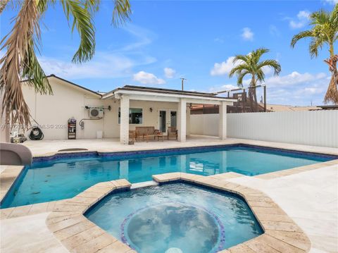 13821 SW 14th St Miami FL 33184