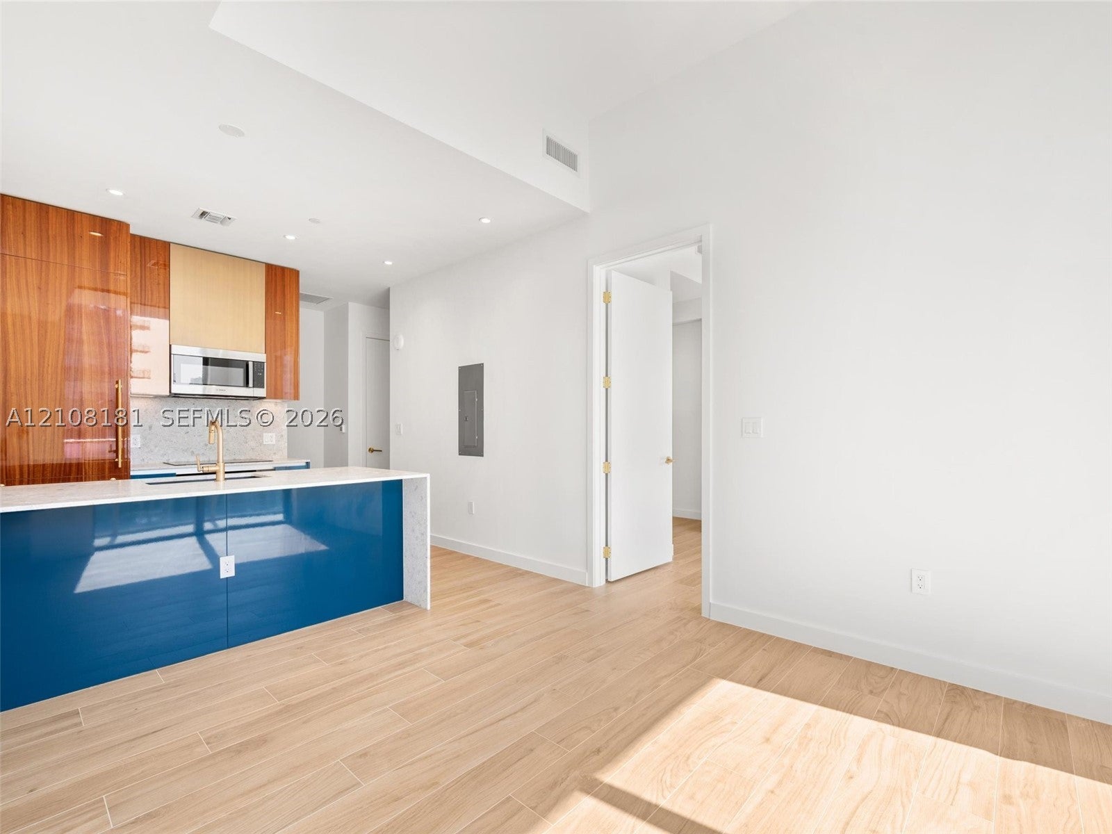 2655 S Bayshore Dr 1707