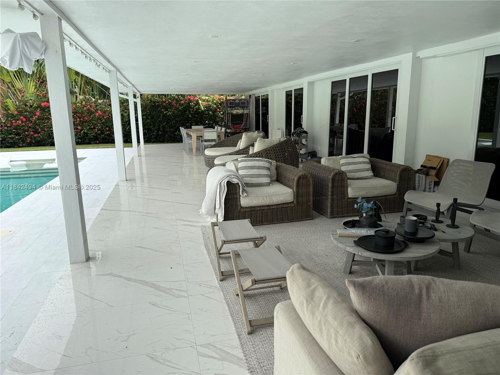 1001 Diplomat Pkwy, Hallandale Beach, FL, 33009/$2,999,000 4 1001 Diplomat Pkwy