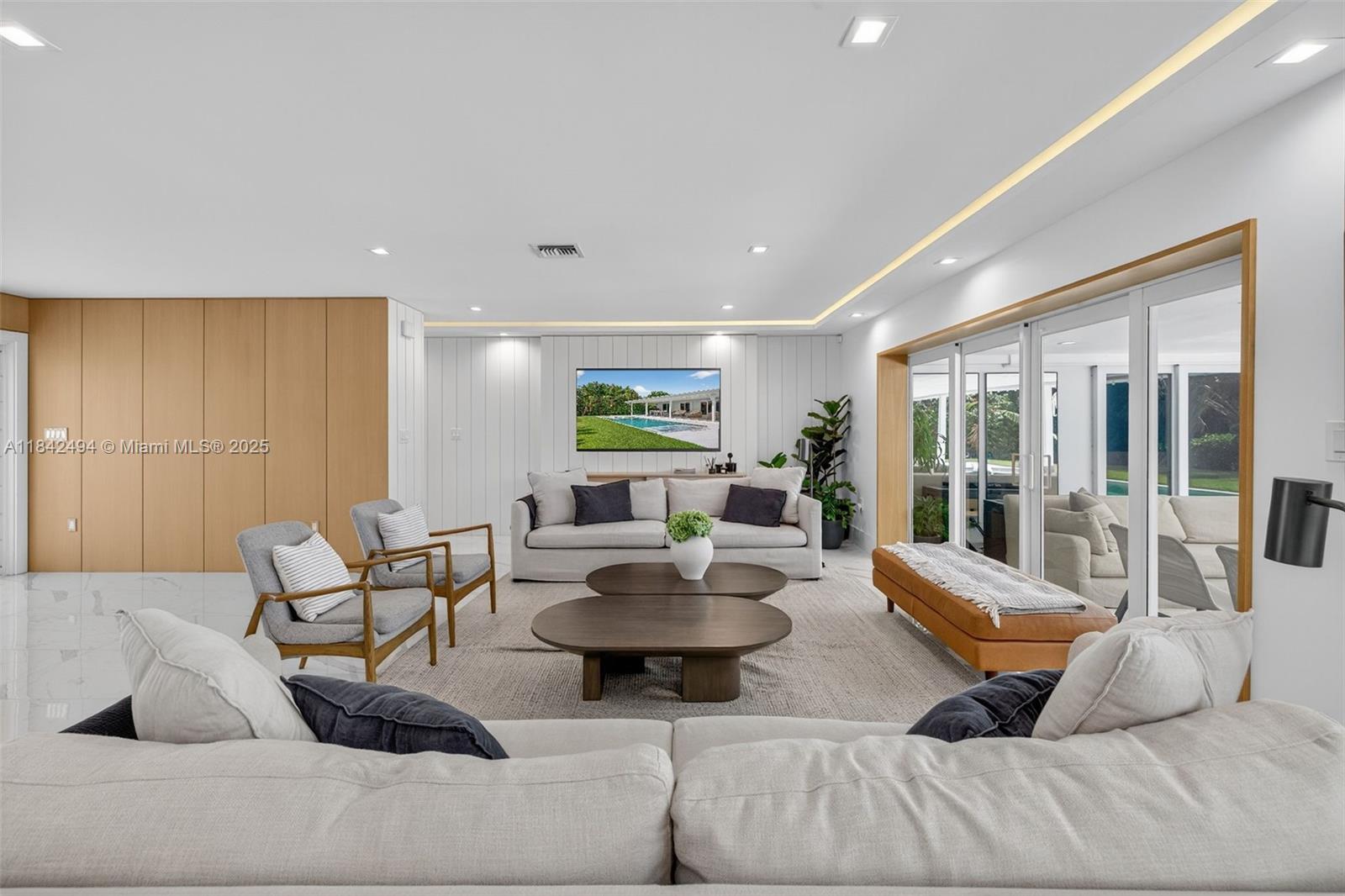 1001 Diplomat Pkwy