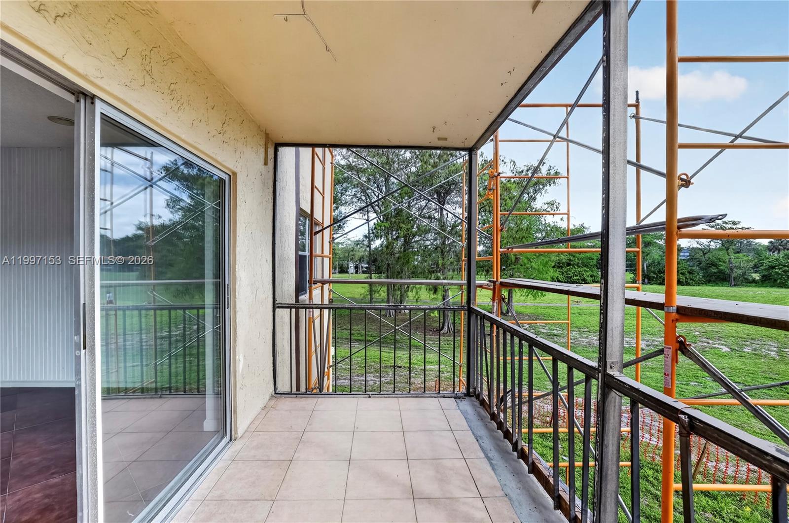 INVERRARY COUNTRY CLUB - Residential