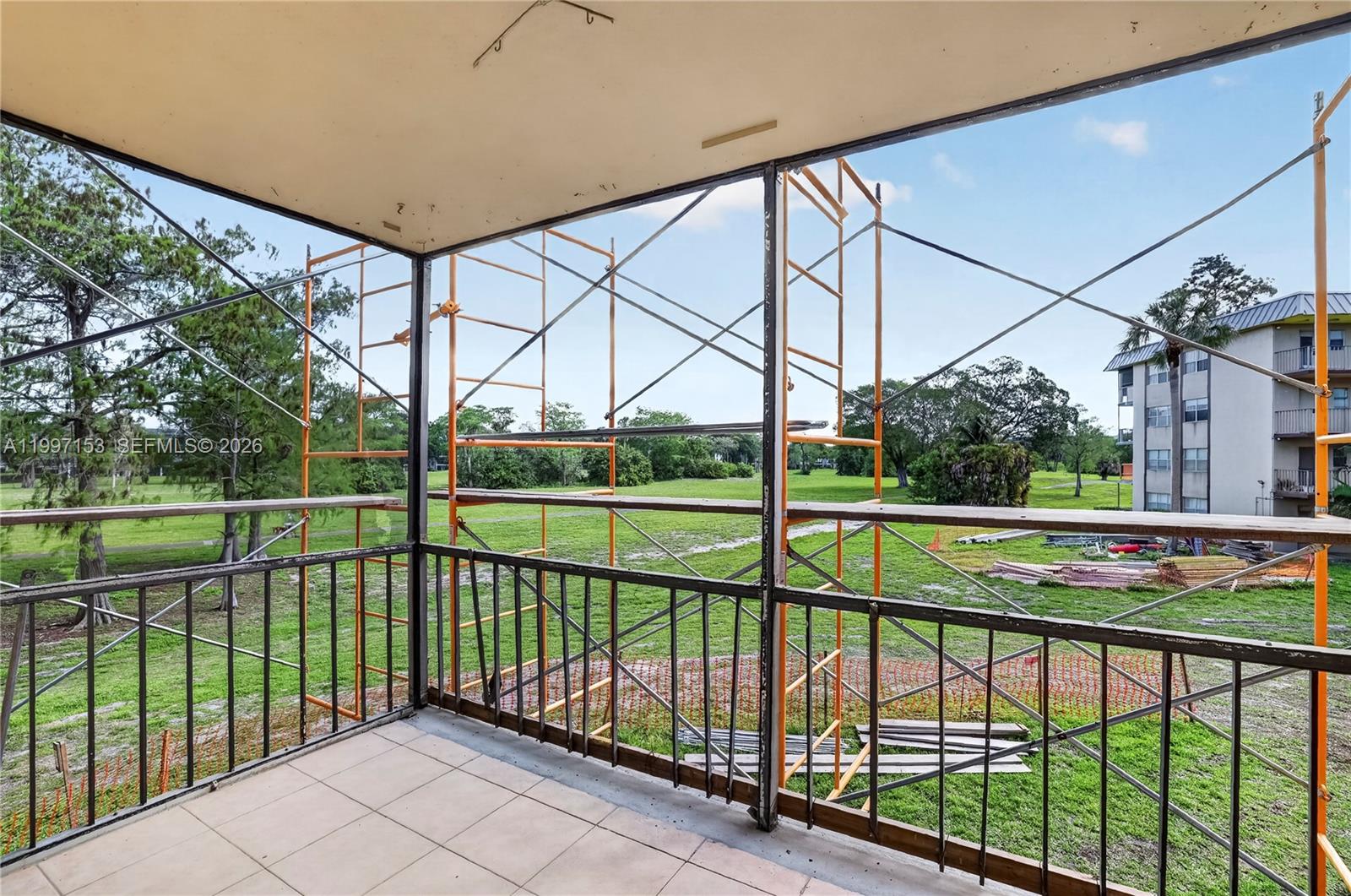 INVERRARY COUNTRY CLUB - Residential