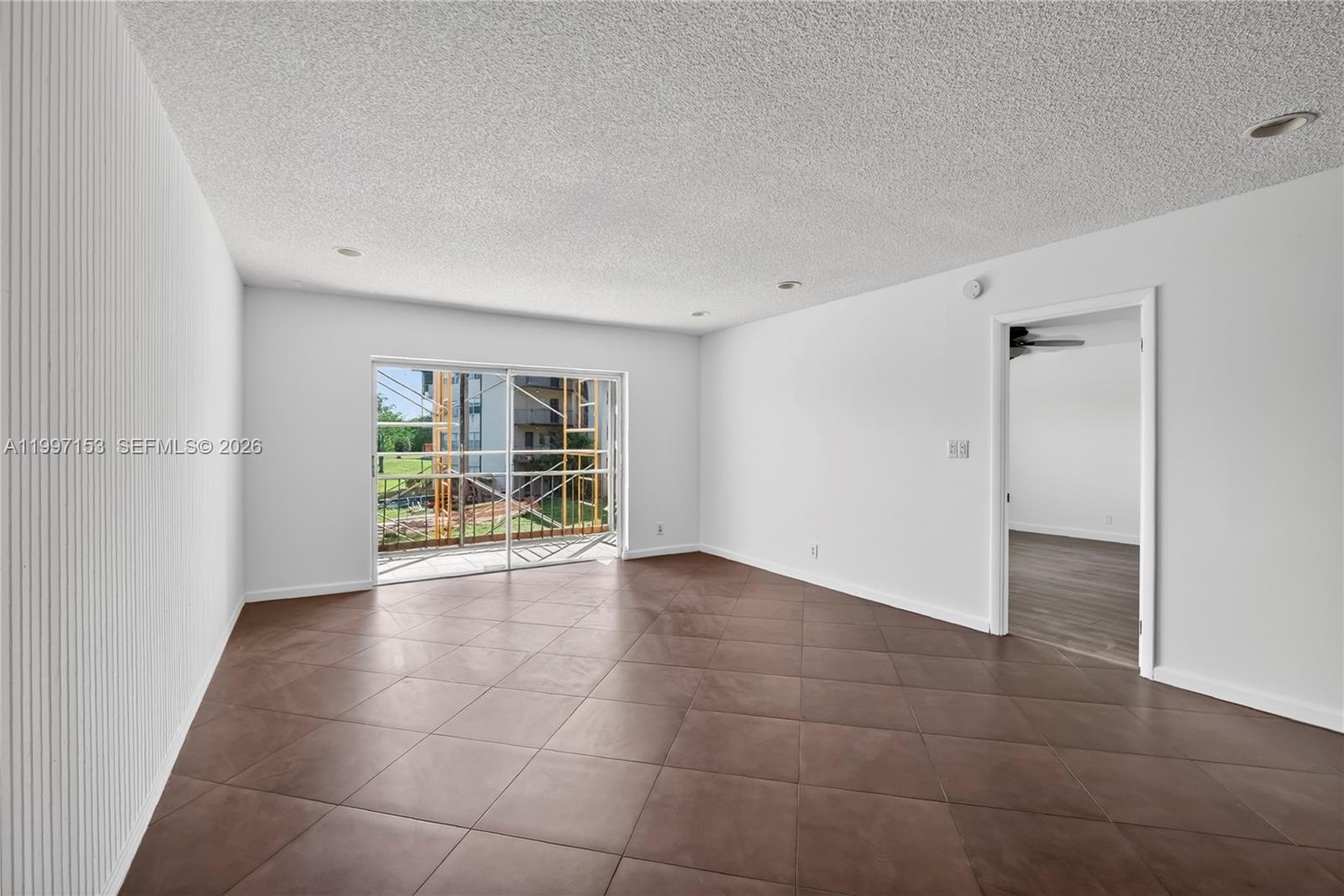 6201 N Falls Cir Dr 207