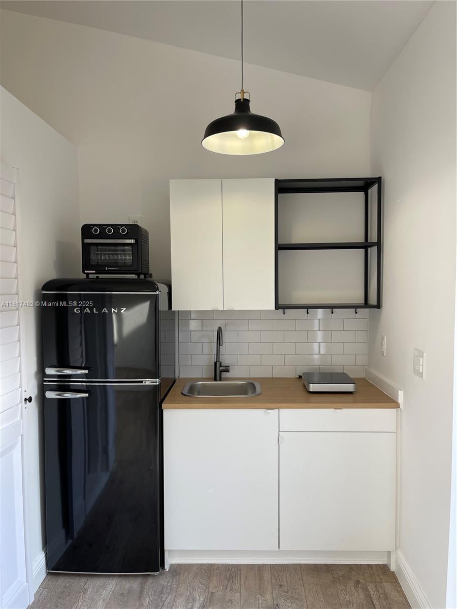 52 Nw 68th St, Miami, Broward County, Florida - 1 Bathrooms - 