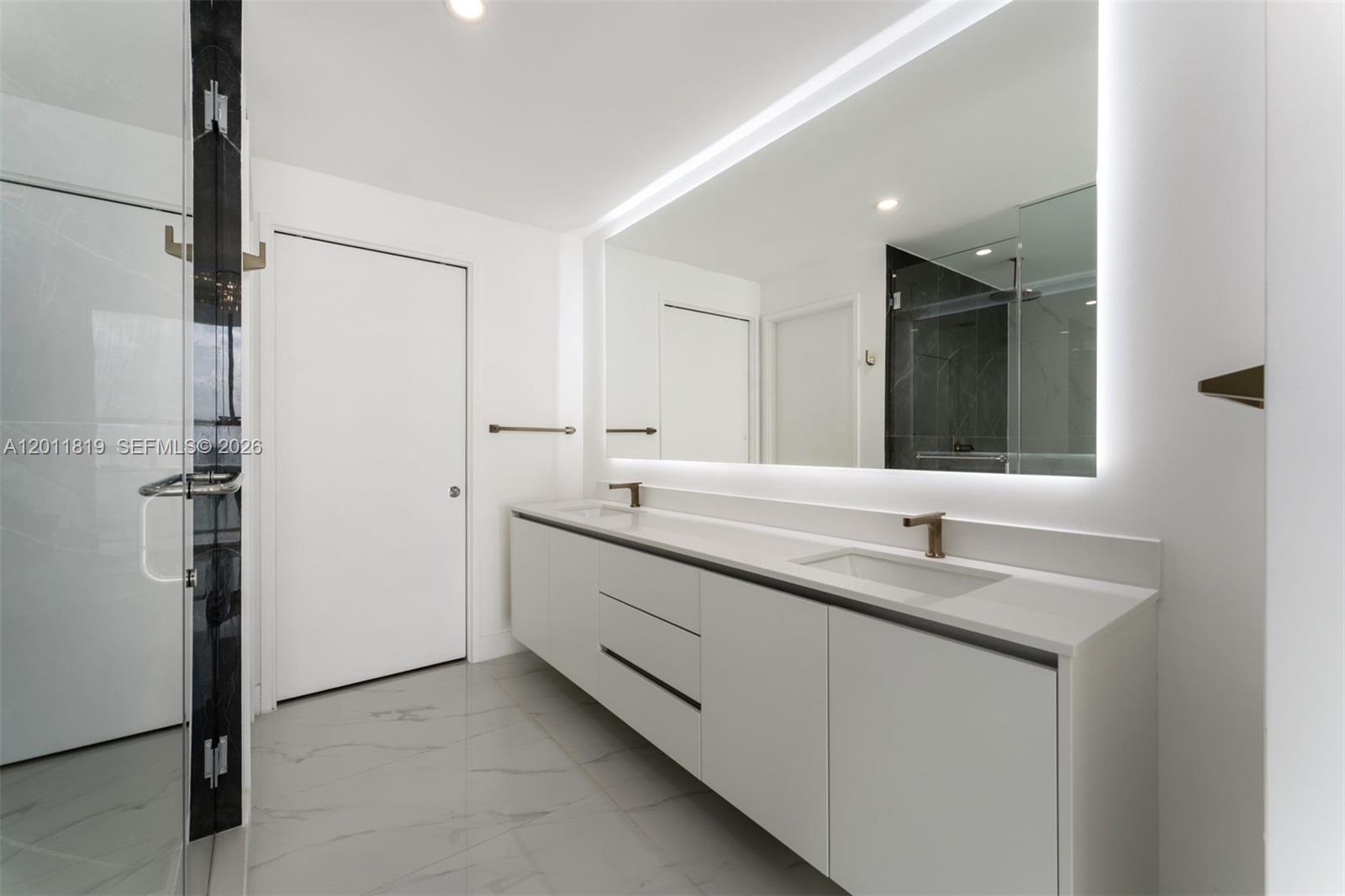 ARIA RESERVE - Residential