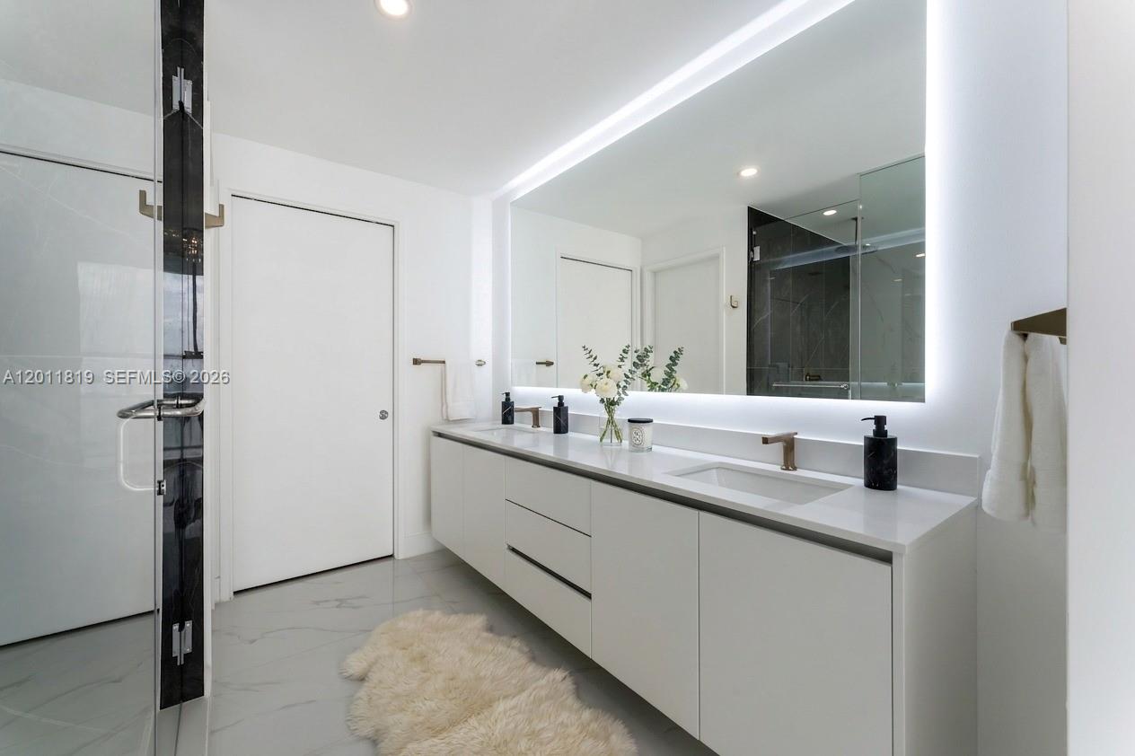 ARIA RESERVE - Residential