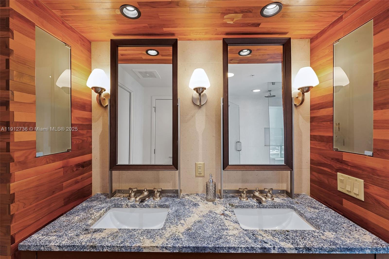 NORTH CARILLON BEACH COND - Residential