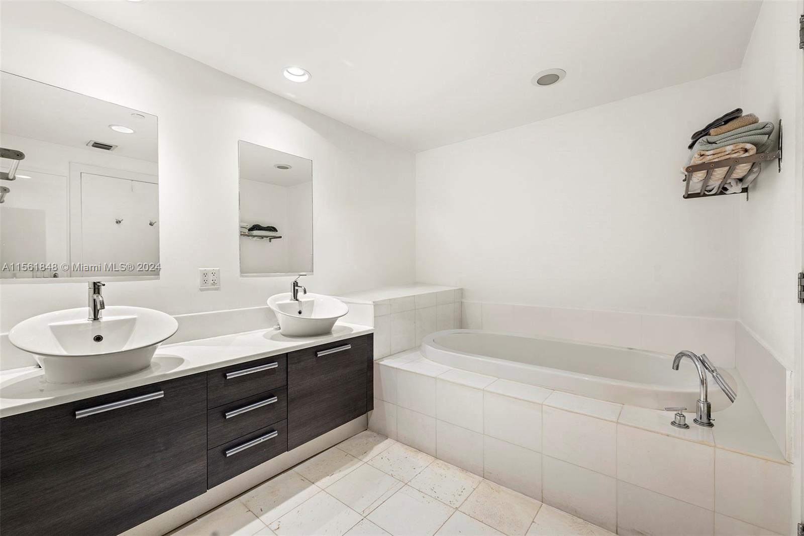 ARTECH RESIDENCES AT AVEN - Residential