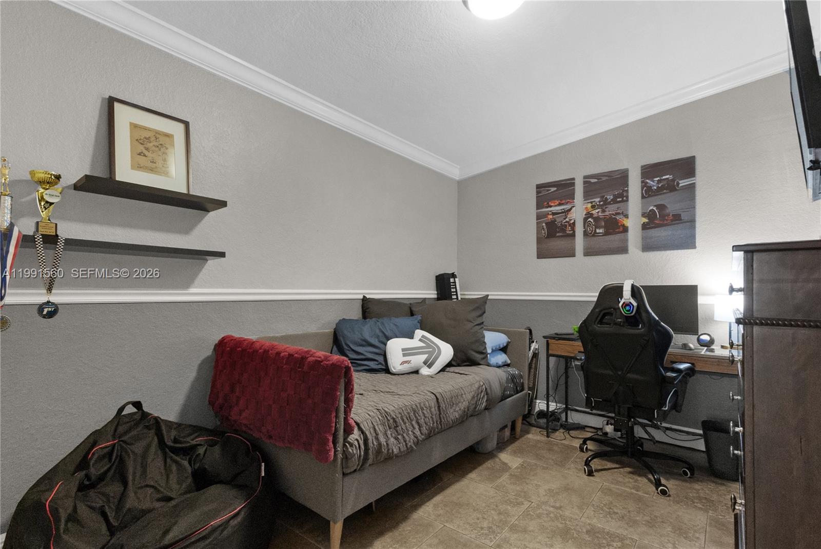 EUGENIA GROVES PARK - Residential