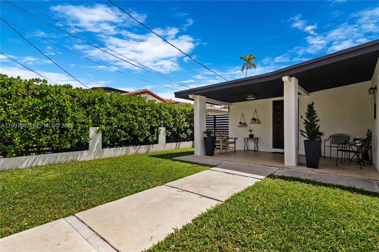 EUGENIA GROVES PARK - Residential