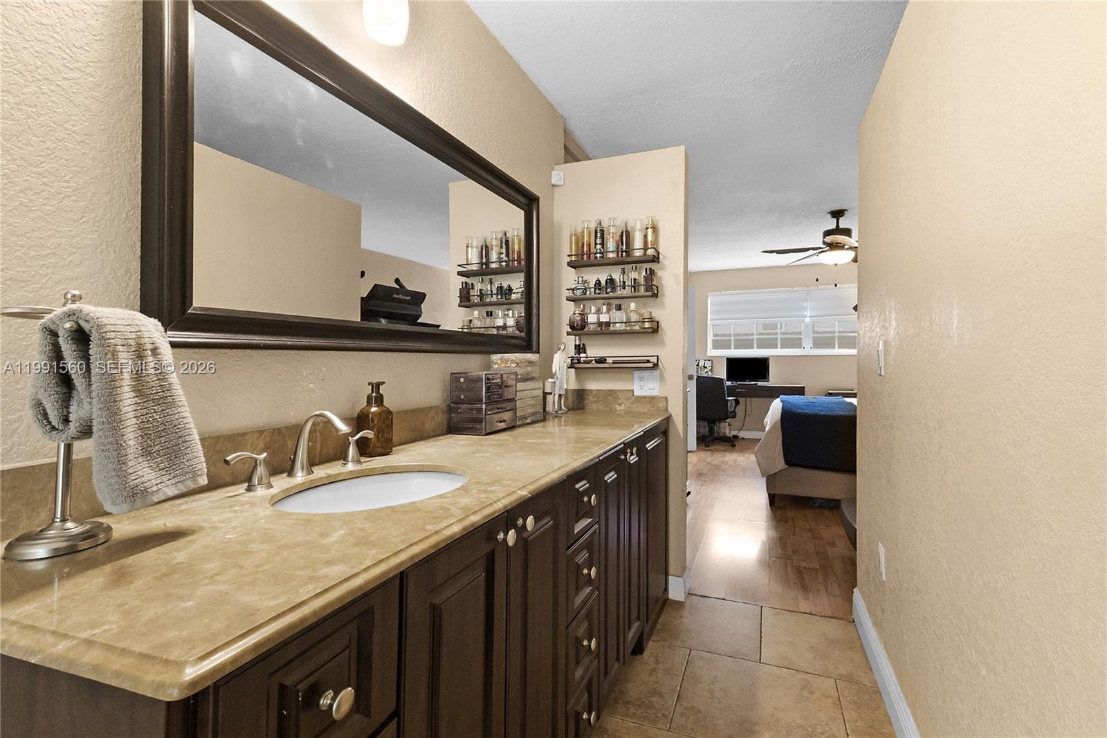 EUGENIA GROVES PARK - Residential