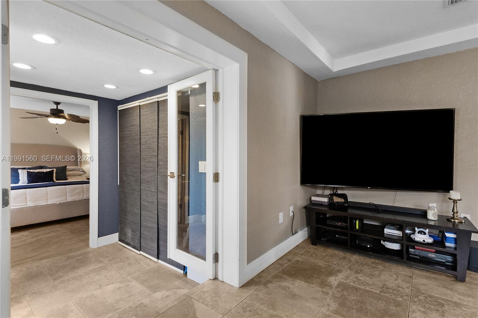 EUGENIA GROVES PARK - Residential