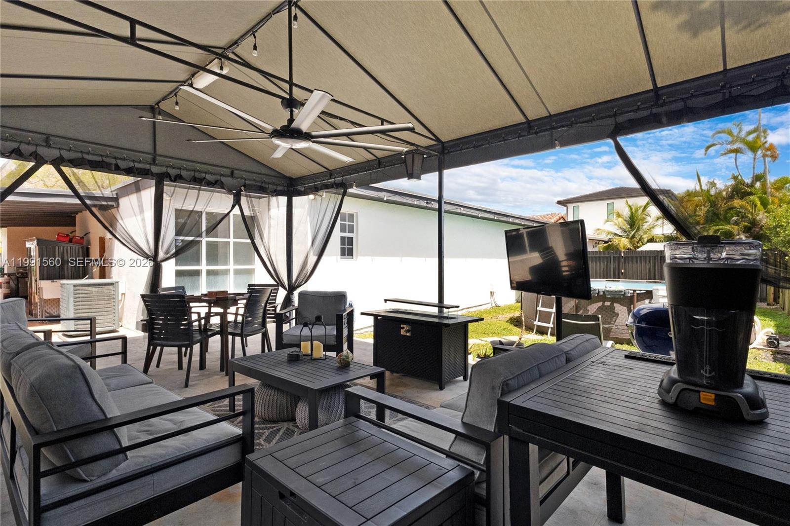 EUGENIA GROVES PARK - Residential