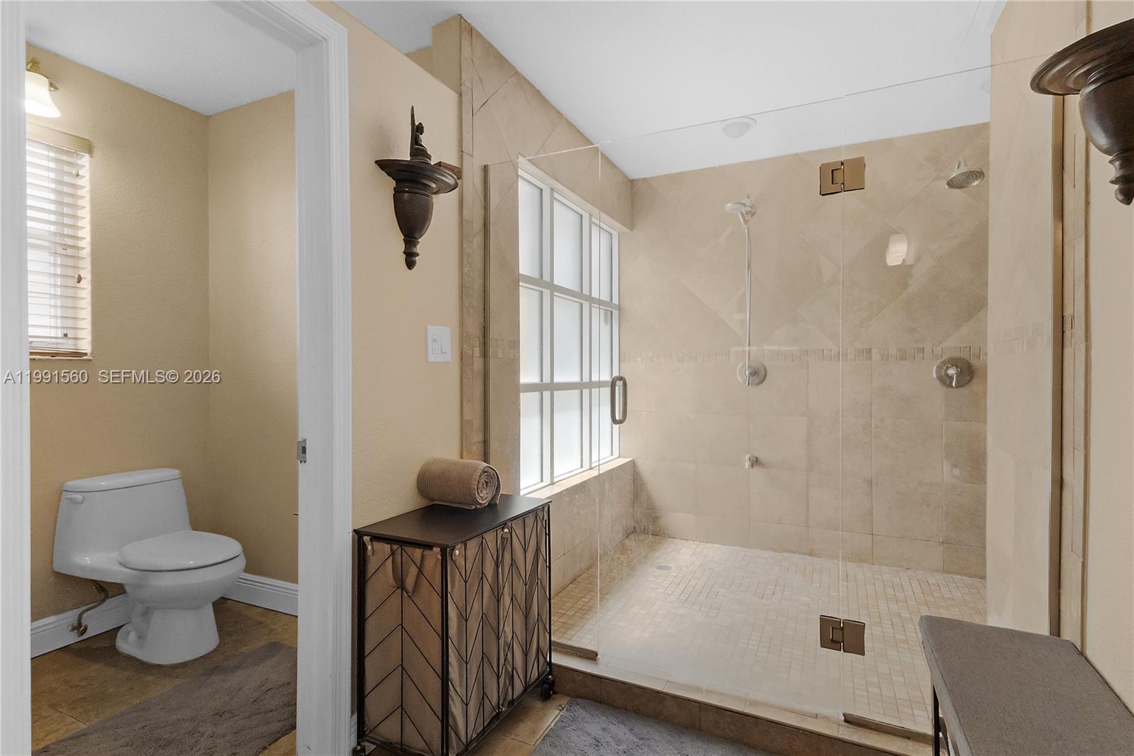 EUGENIA GROVES PARK - Residential