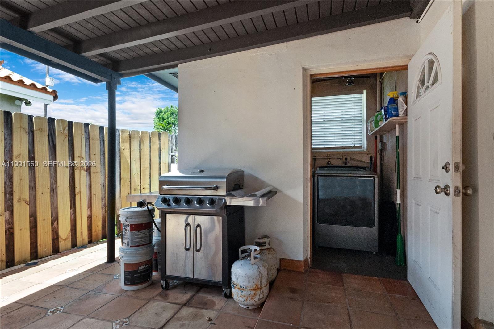 EUGENIA GROVES PARK - Residential