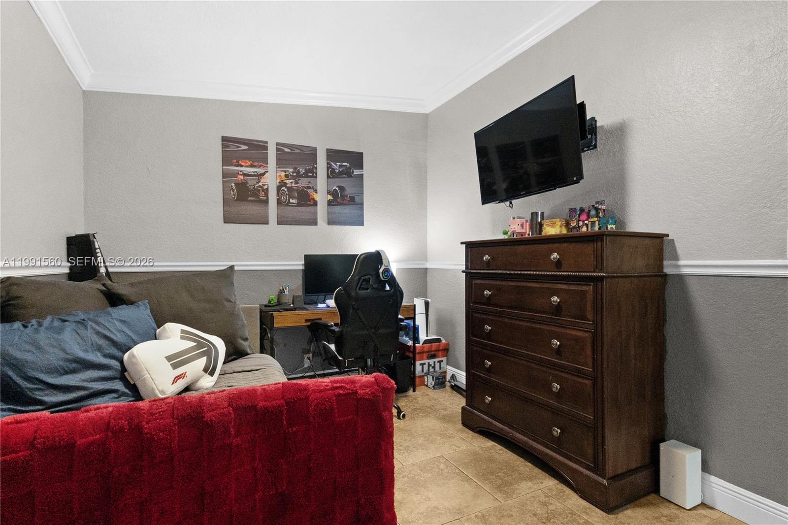 EUGENIA GROVES PARK - Residential