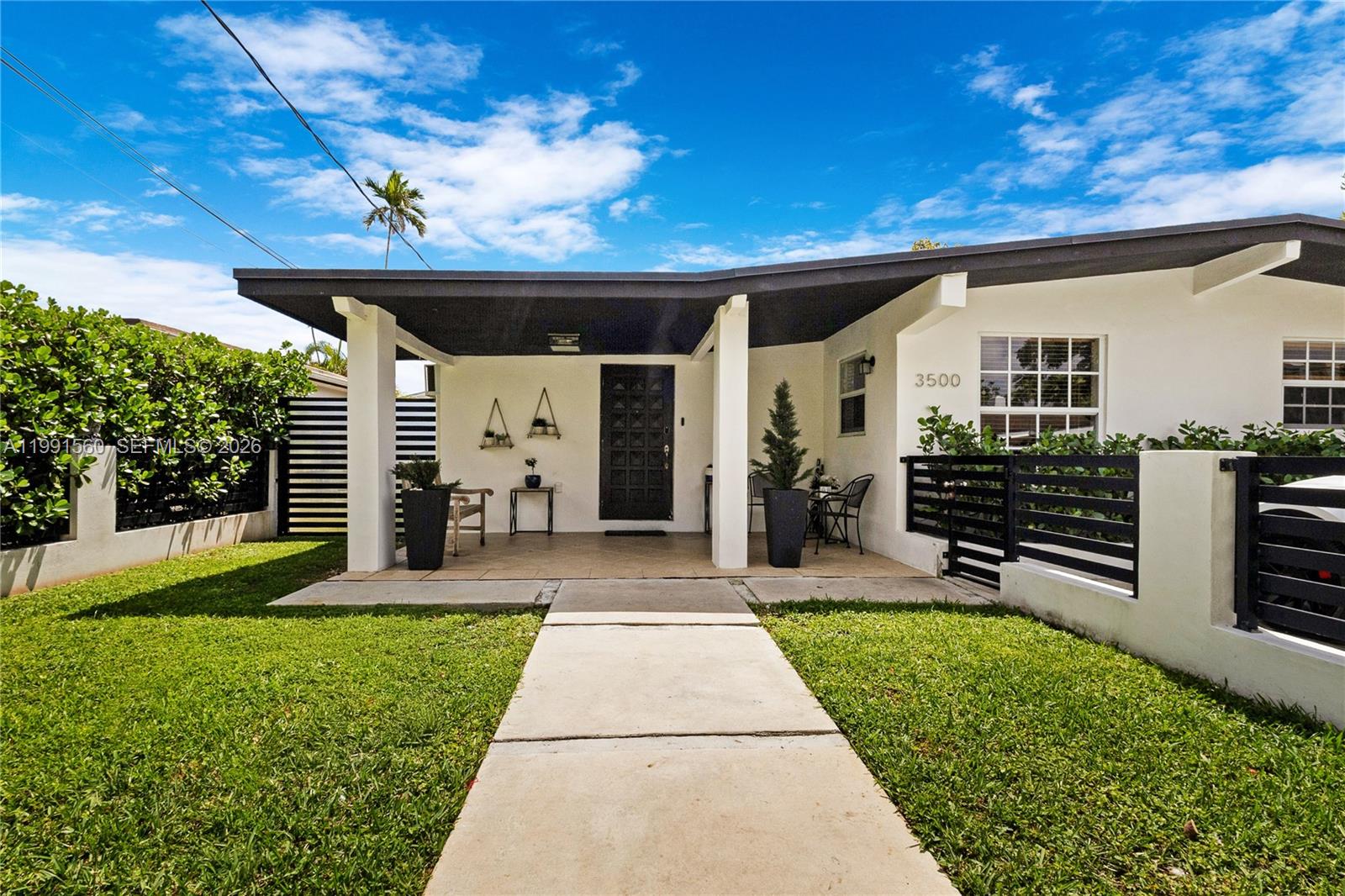 EUGENIA GROVES PARK - Residential