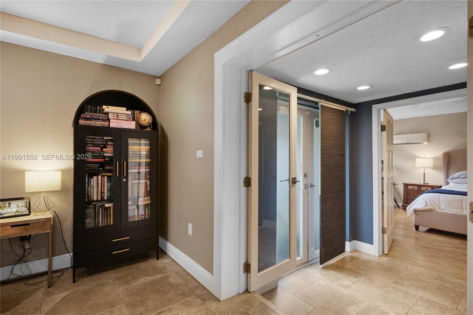 EUGENIA GROVES PARK - Residential