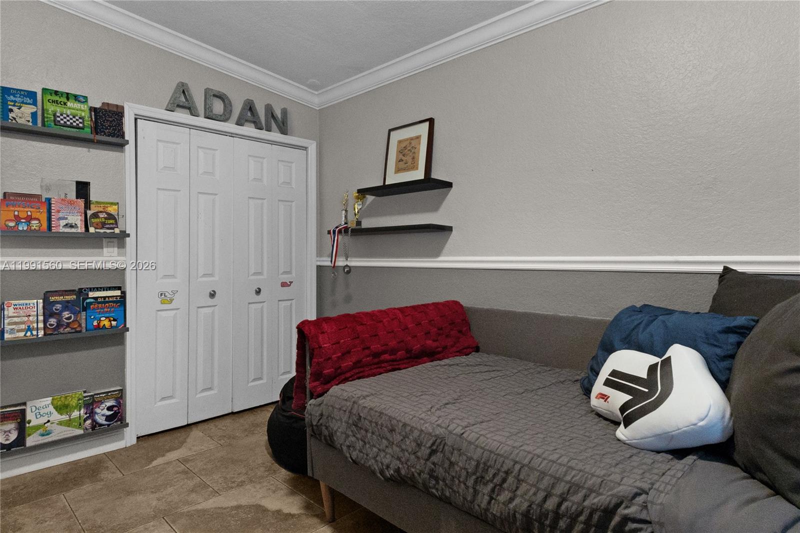 EUGENIA GROVES PARK - Residential