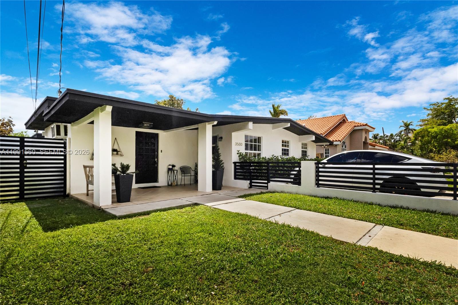 EUGENIA GROVES PARK - Residential