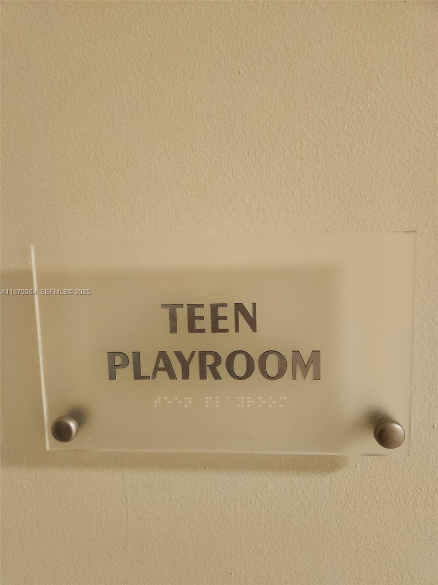 BLUE DIAMOND CONDO - Residential