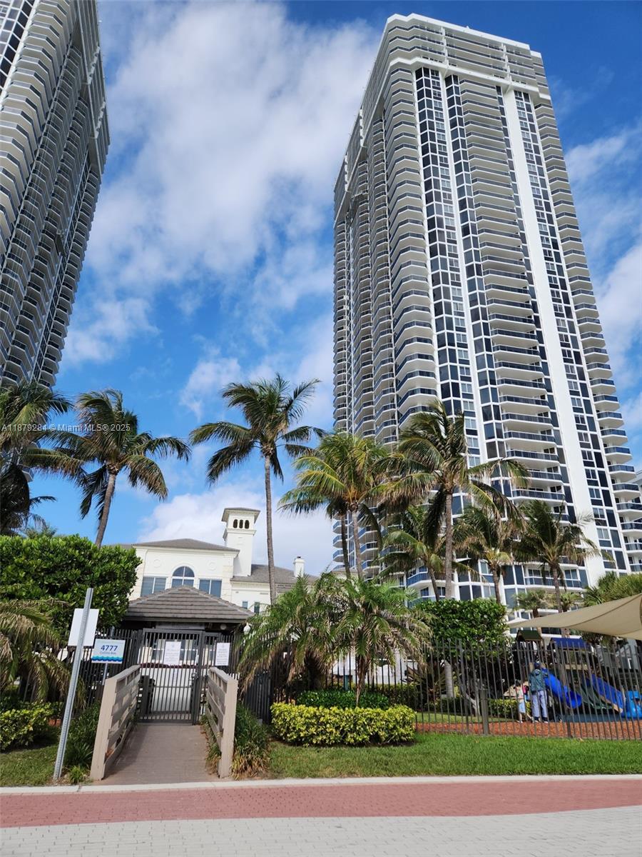 BLUE DIAMOND CONDO - Residential