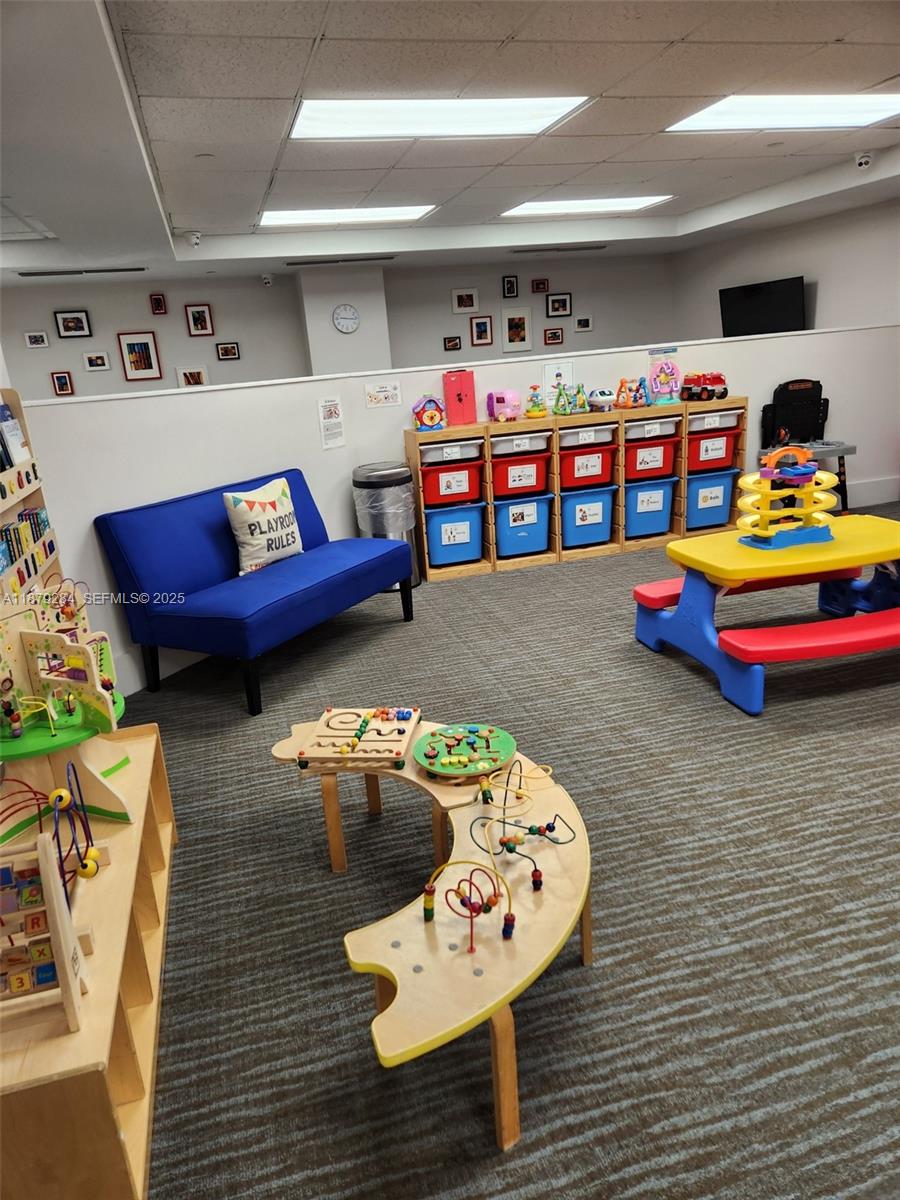 BLUE DIAMOND CONDO - Residential