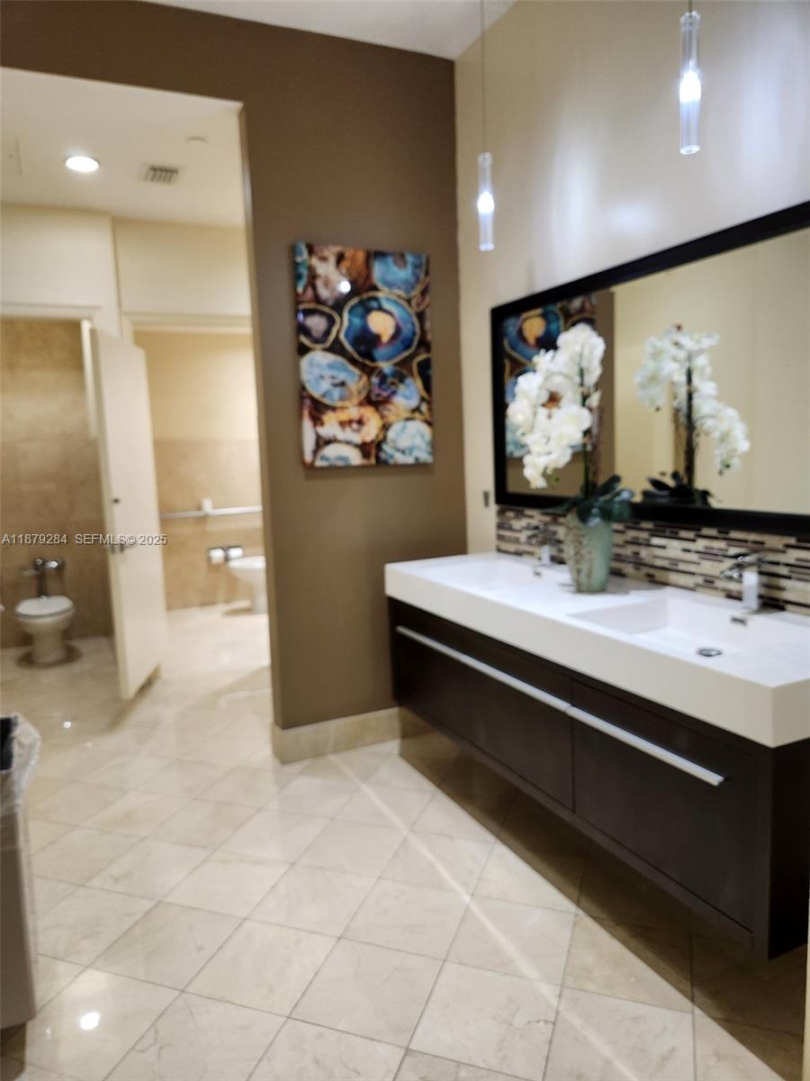 BLUE DIAMOND CONDO - Residential