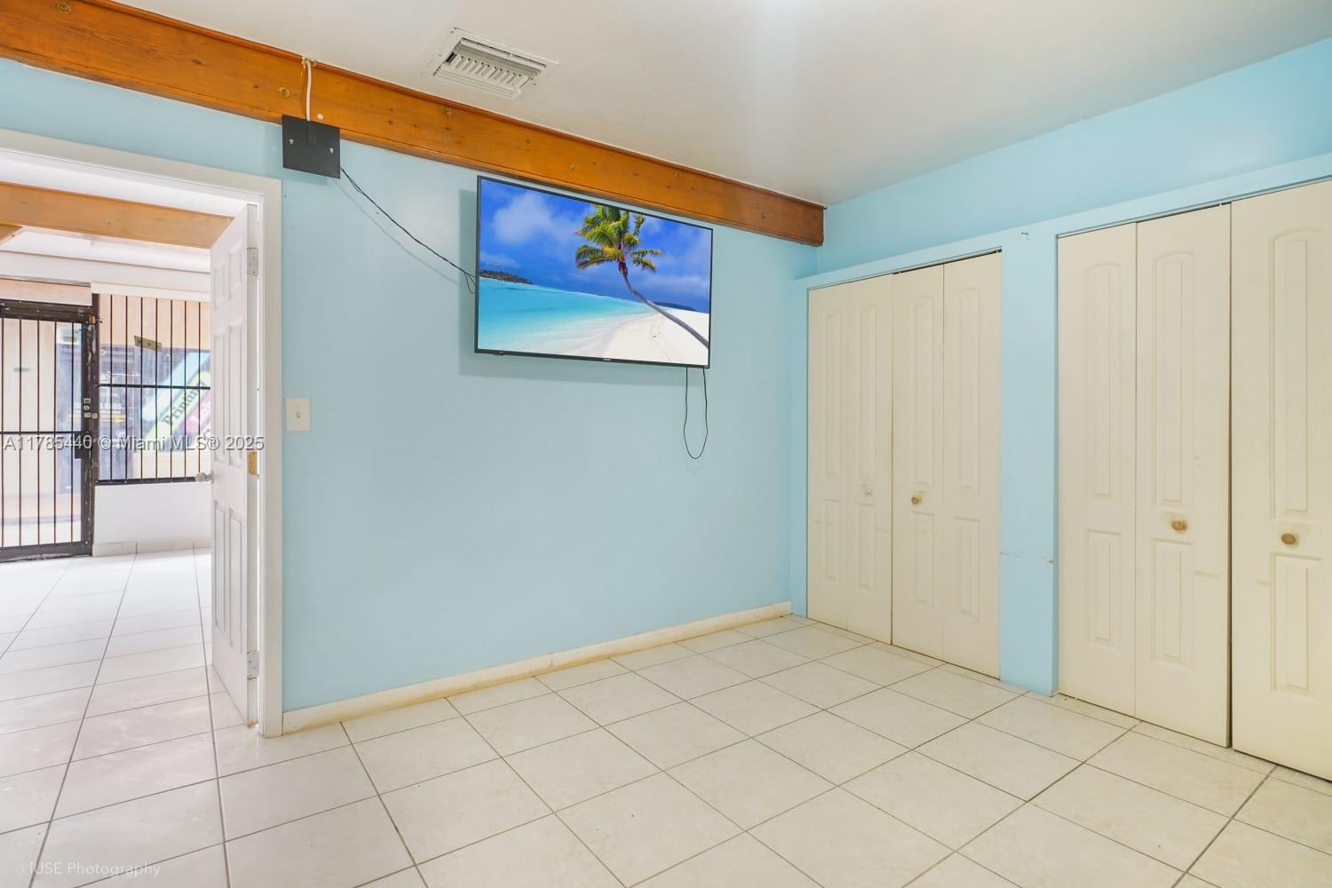 1651 W 37th St 410