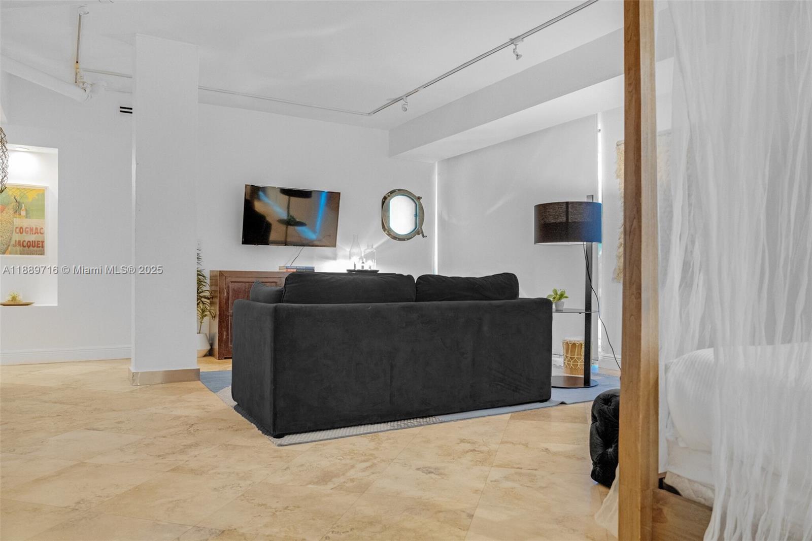 THE FLATS AT MORNINGSIDE - Residential Lease