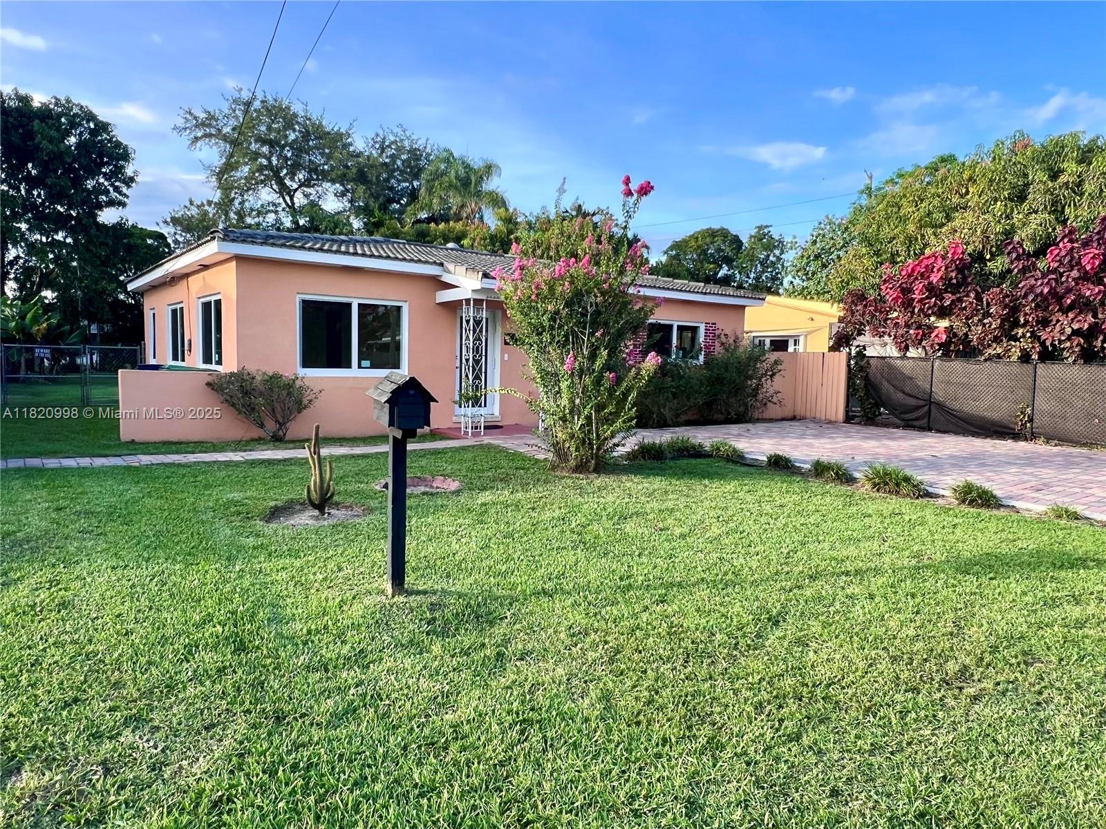 Rental Property at 6225 Sw 26th St, Miami, Broward County, Florida - Bedrooms: 2 
Bathrooms: 1  - $3,100 MO.