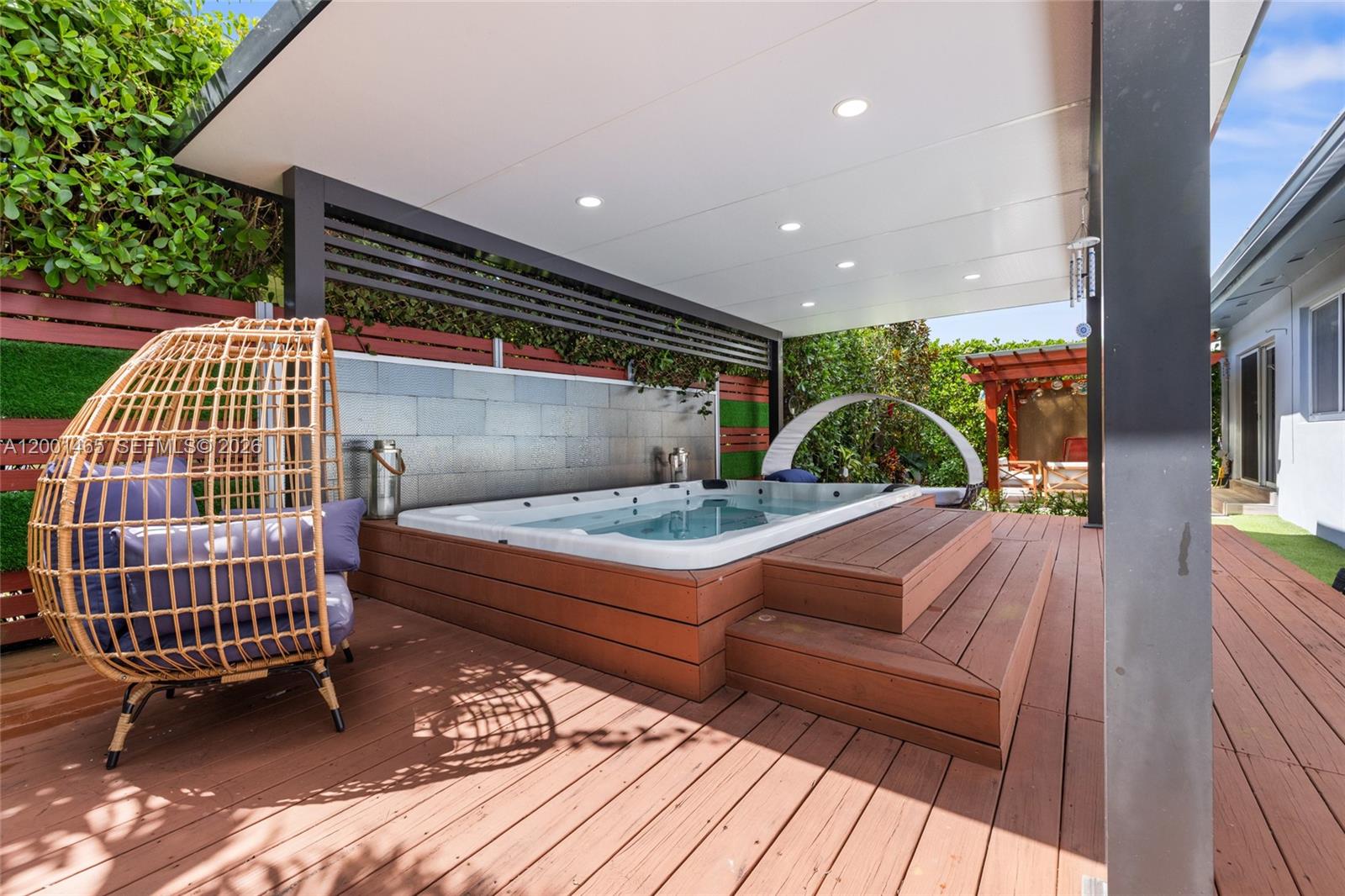 CORAL GABLES SEC E - Residential Lease