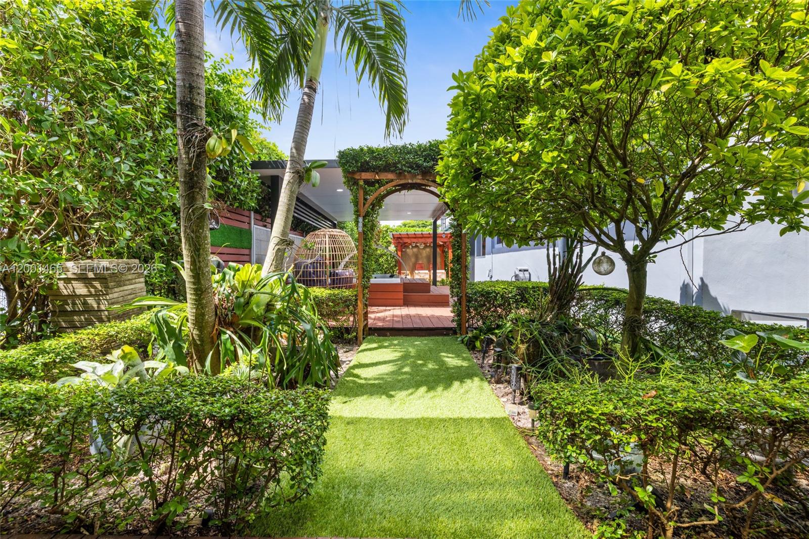 CORAL GABLES SEC E - Residential Lease