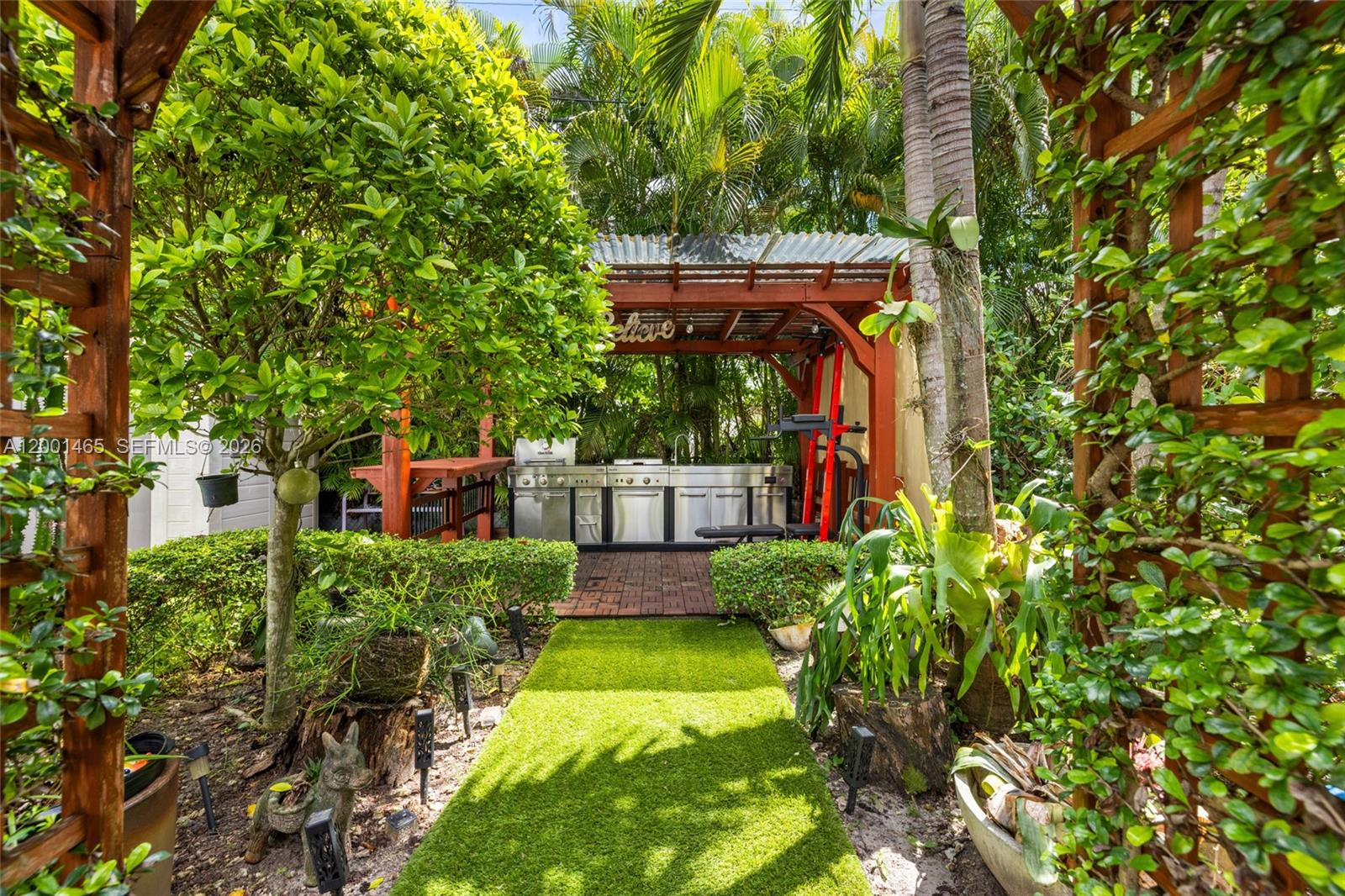 CORAL GABLES SEC E - Residential Lease