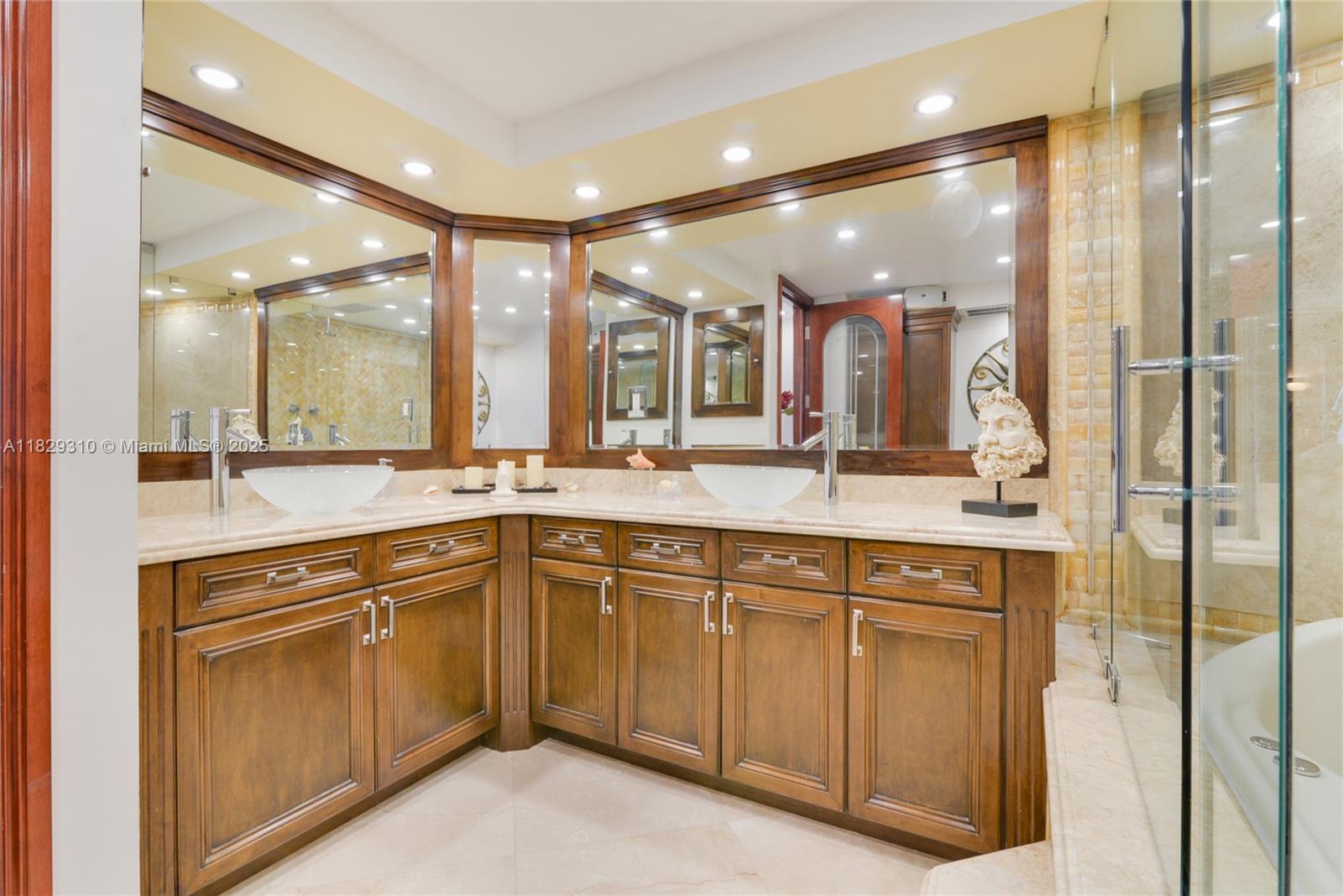 POINT OF AMERICAS - Residential