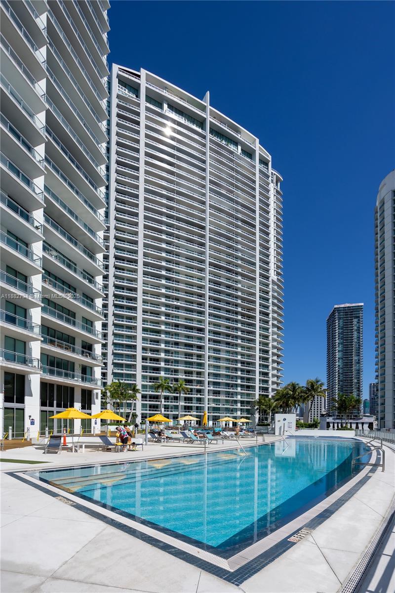 MINT CONDO - Residential